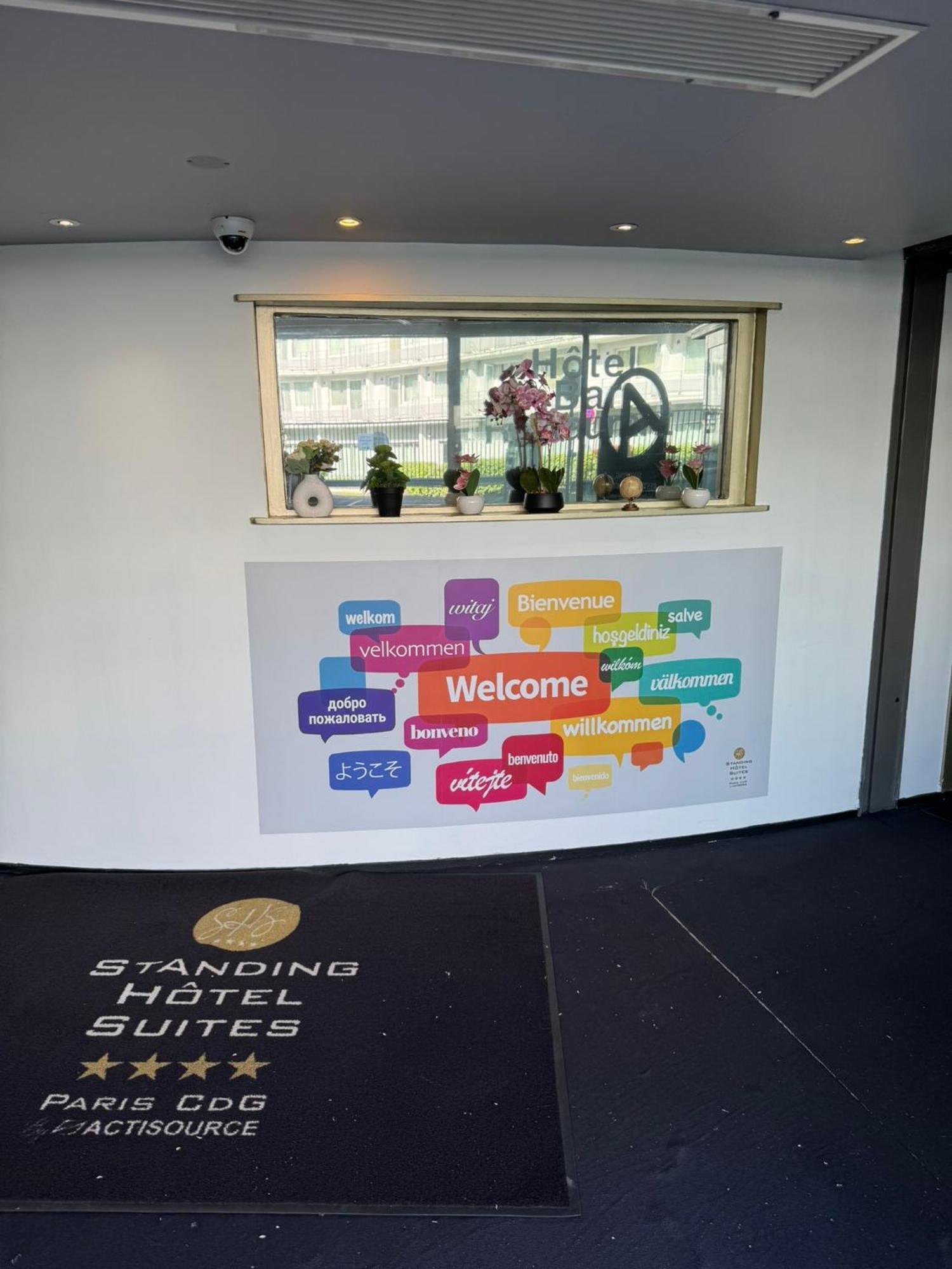 Standing Hotel Suites By Actisource Roissy-en-France Bagian luar foto